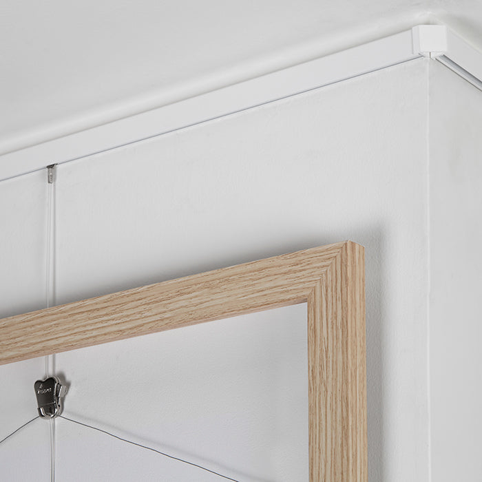 STAS minirail (150 cm): sistema para colgar cuadros, 16 mm ancho, se integra con cualquier decoración interior.